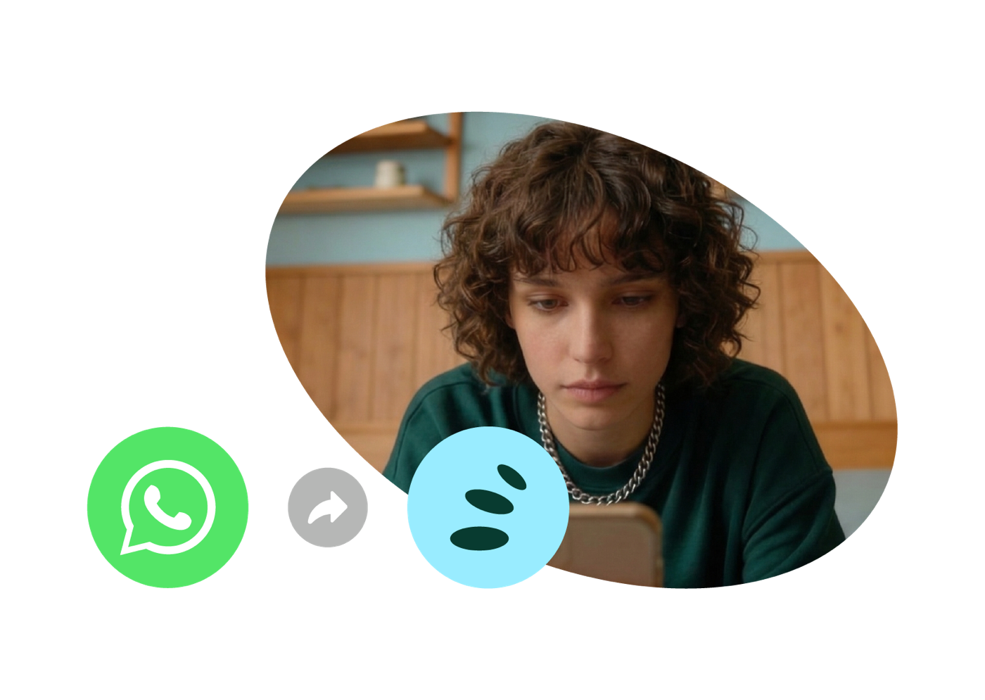 Una chica reenvía un mensaje de WhatsApp a Spilo